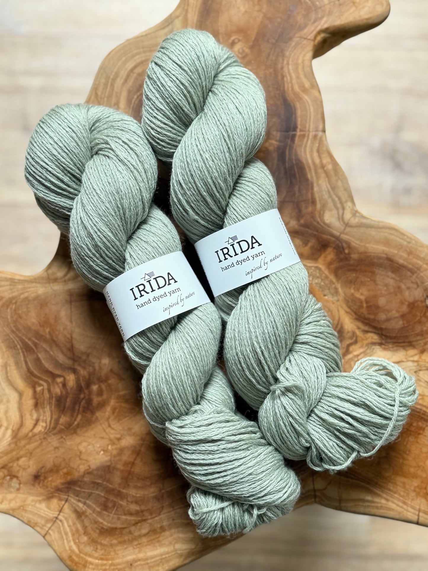 IRIDA-Merinowolle, 350m/100g (mehrere Farben)