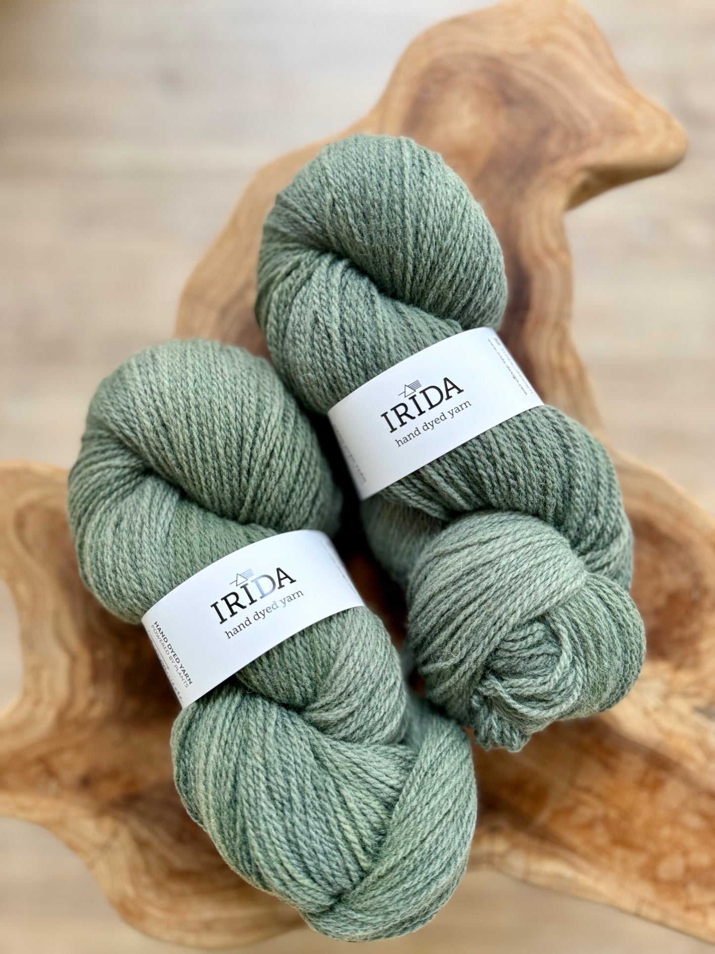 Schurwolle, 350m/100g (mehrere Farben)