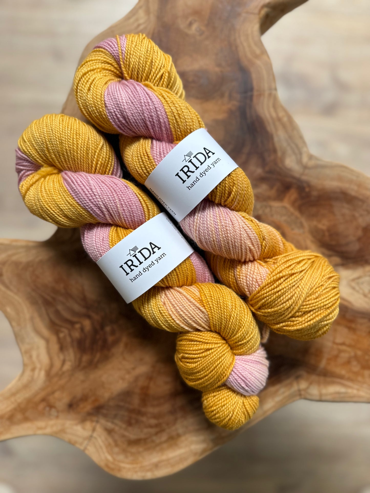 Schurwolle, 300m/100g (in 2 Farben)