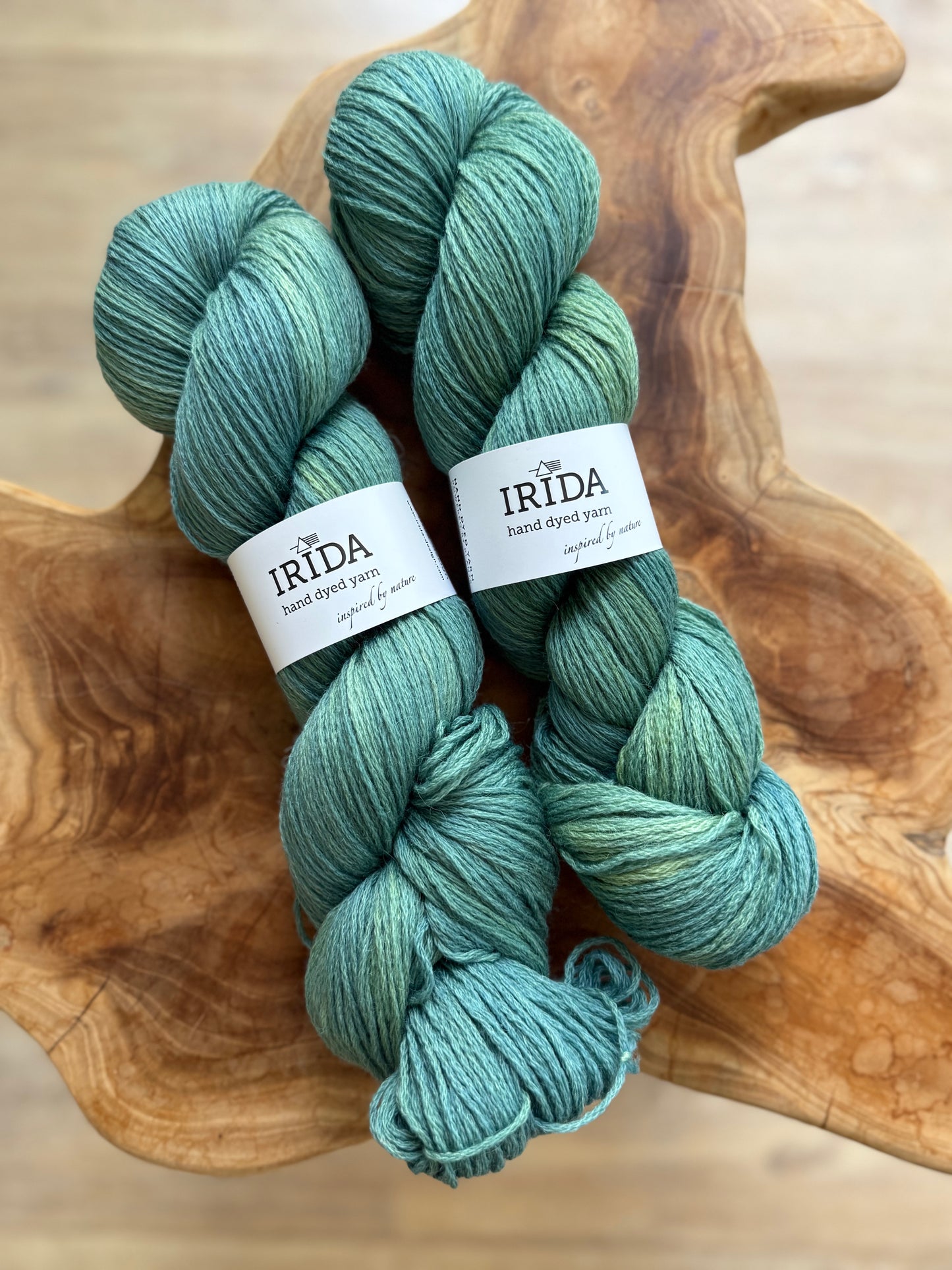 IRIDA-Merinowolle, 350m/100g (mehrere Farben)