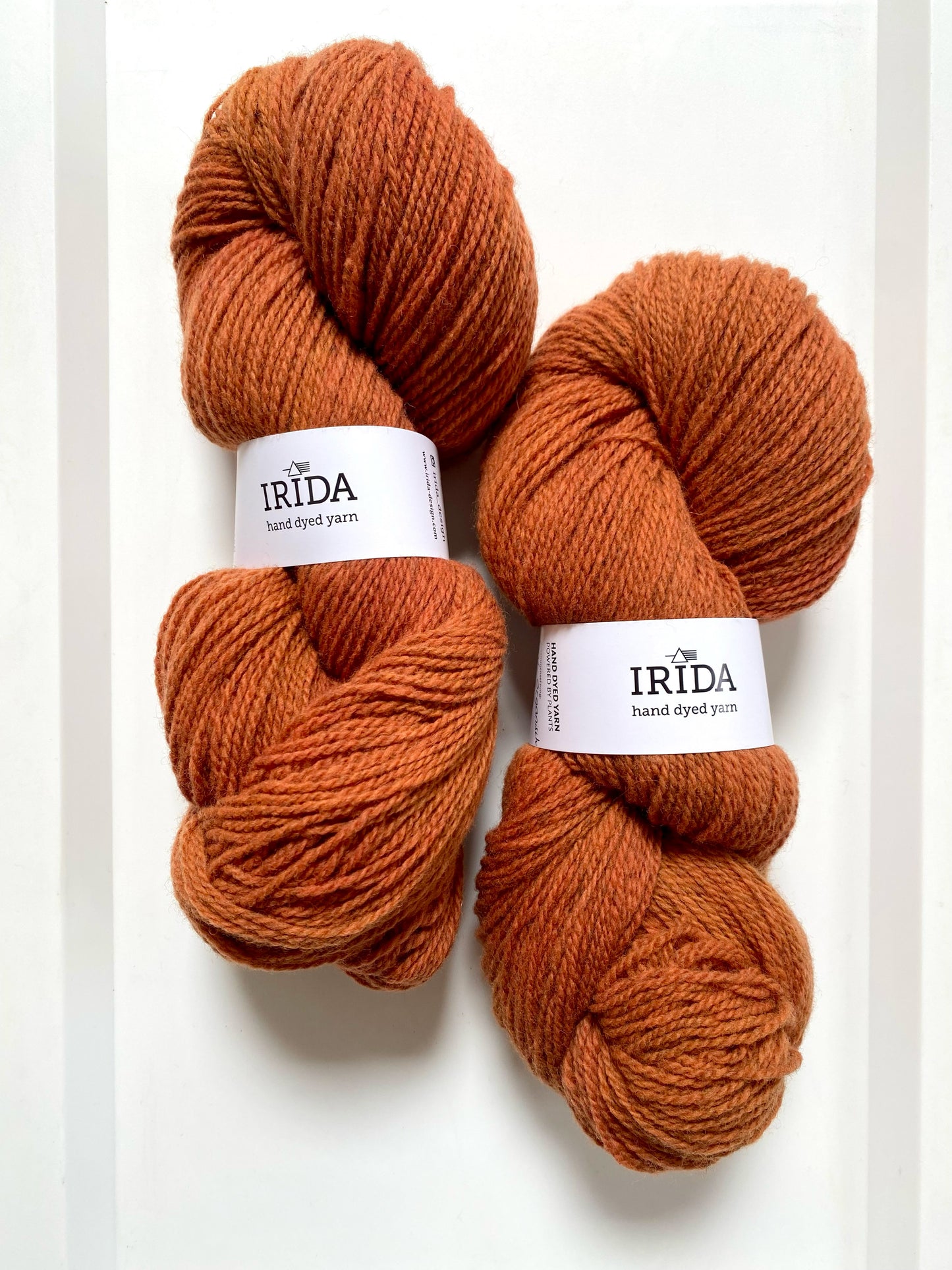 Schurwolle, 350m/100g (mehrere Farben)