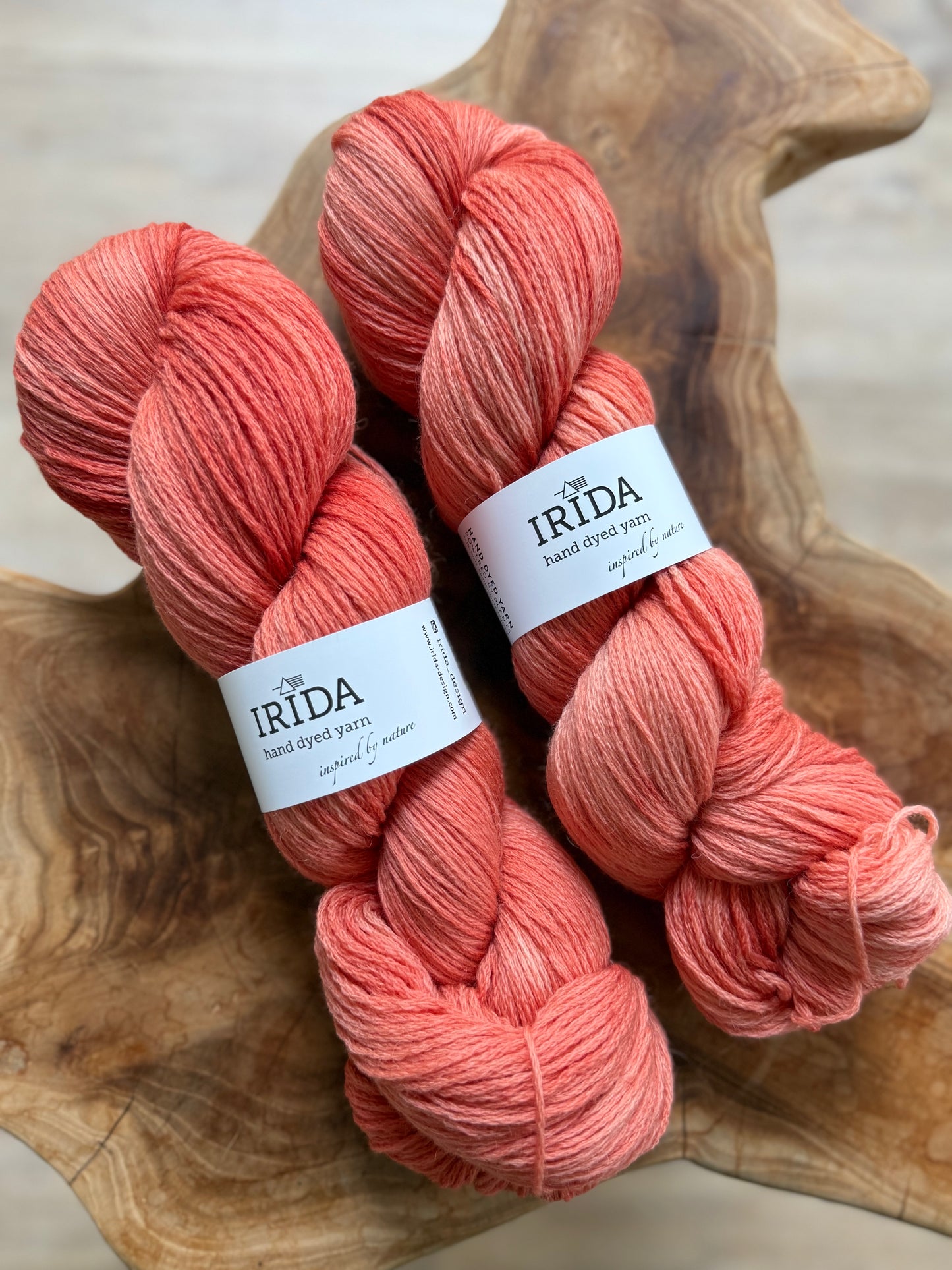 IRIDA-Merinowolle, 350m/100g (mehrere Farben)
