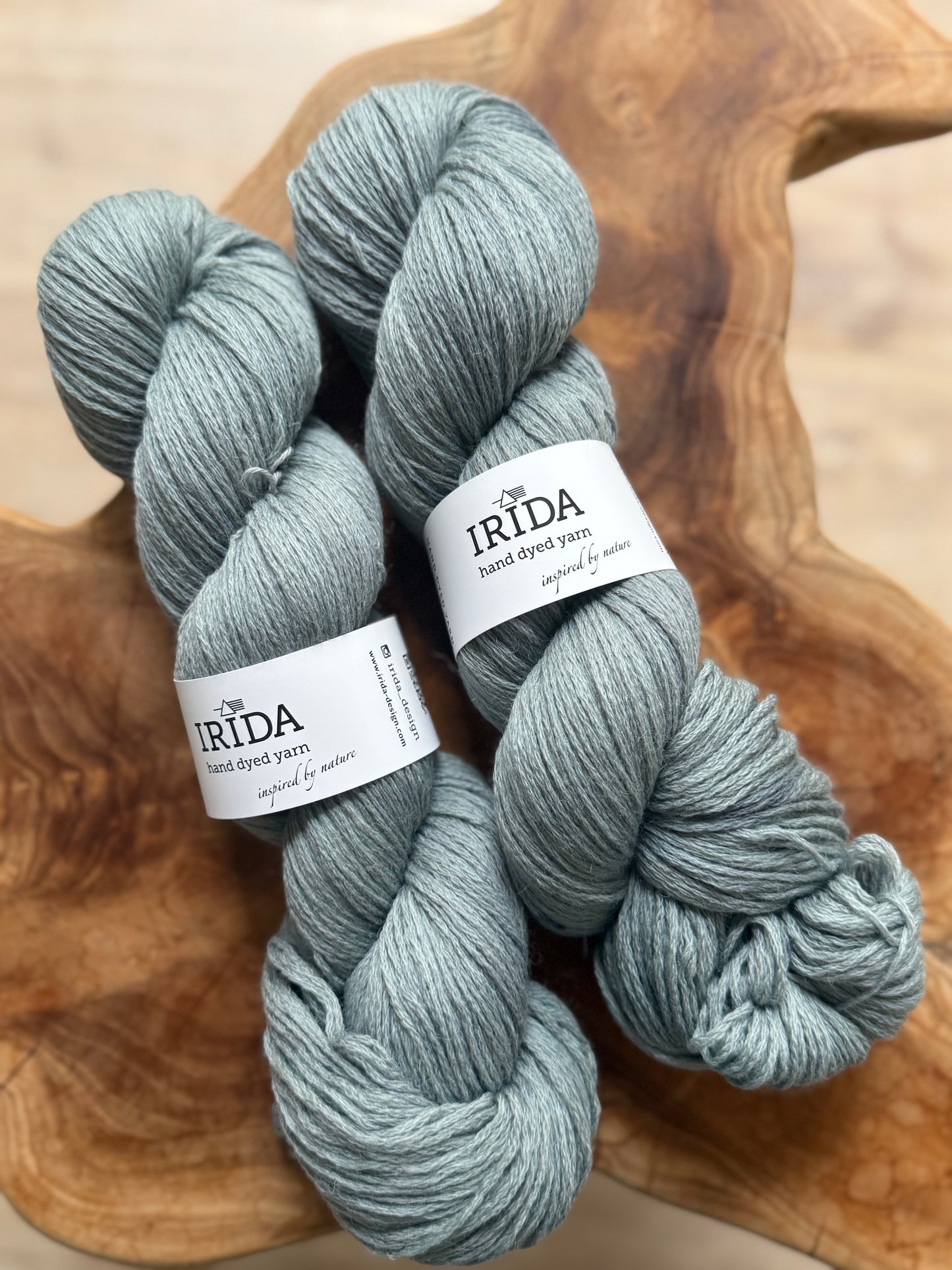 IRIDA-Merinowolle, 350m/100g (mehrere Farben)