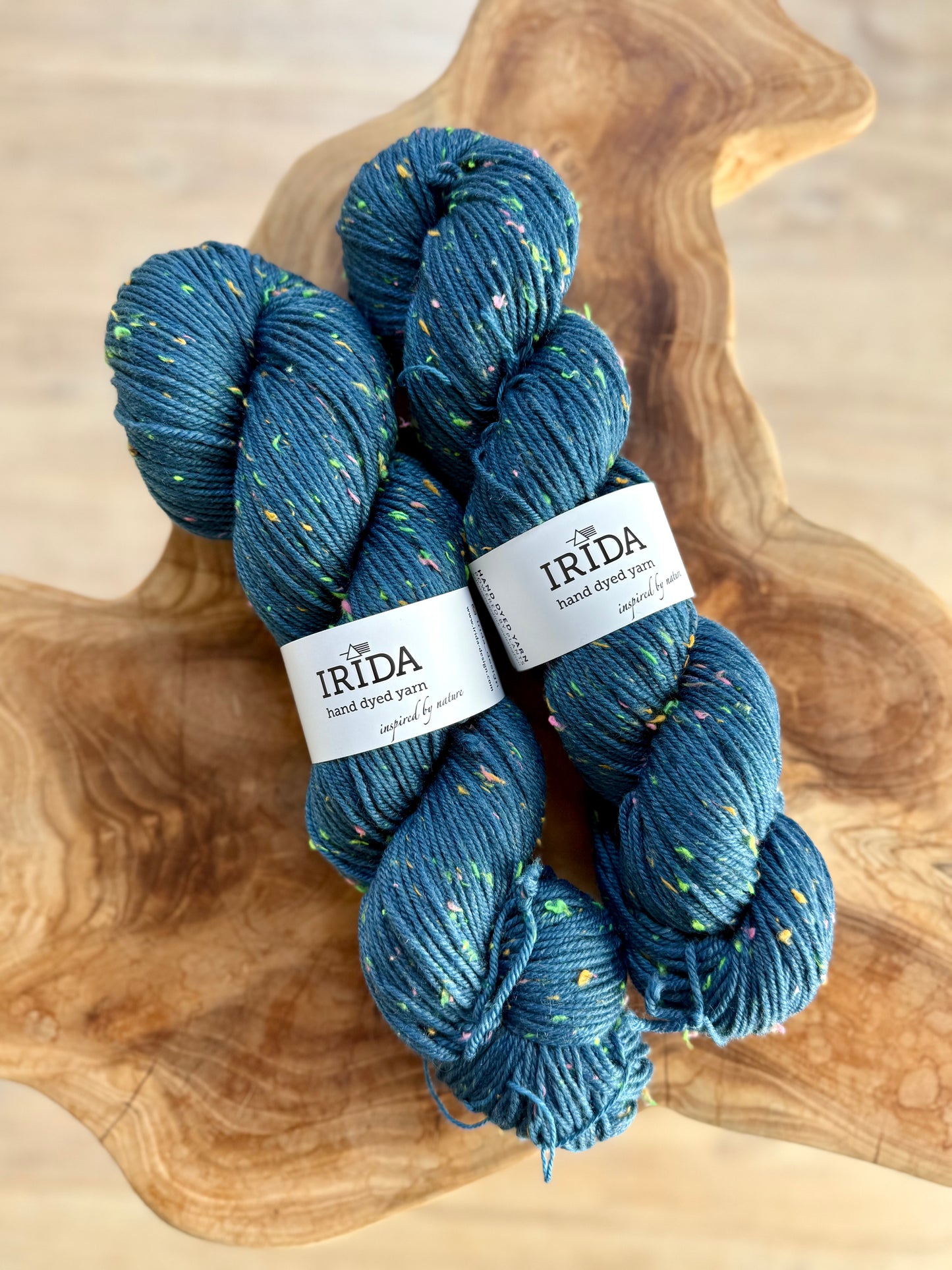 Merino & Neon Nep, 212 m/ 100 g (leuchtend bei UV-Licht), mehrere Farben