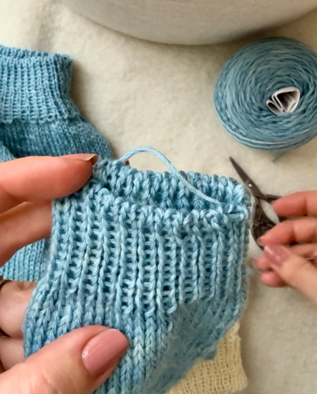 Italienisch abketten in Runden – speziell für ein 1x1-Bündchen