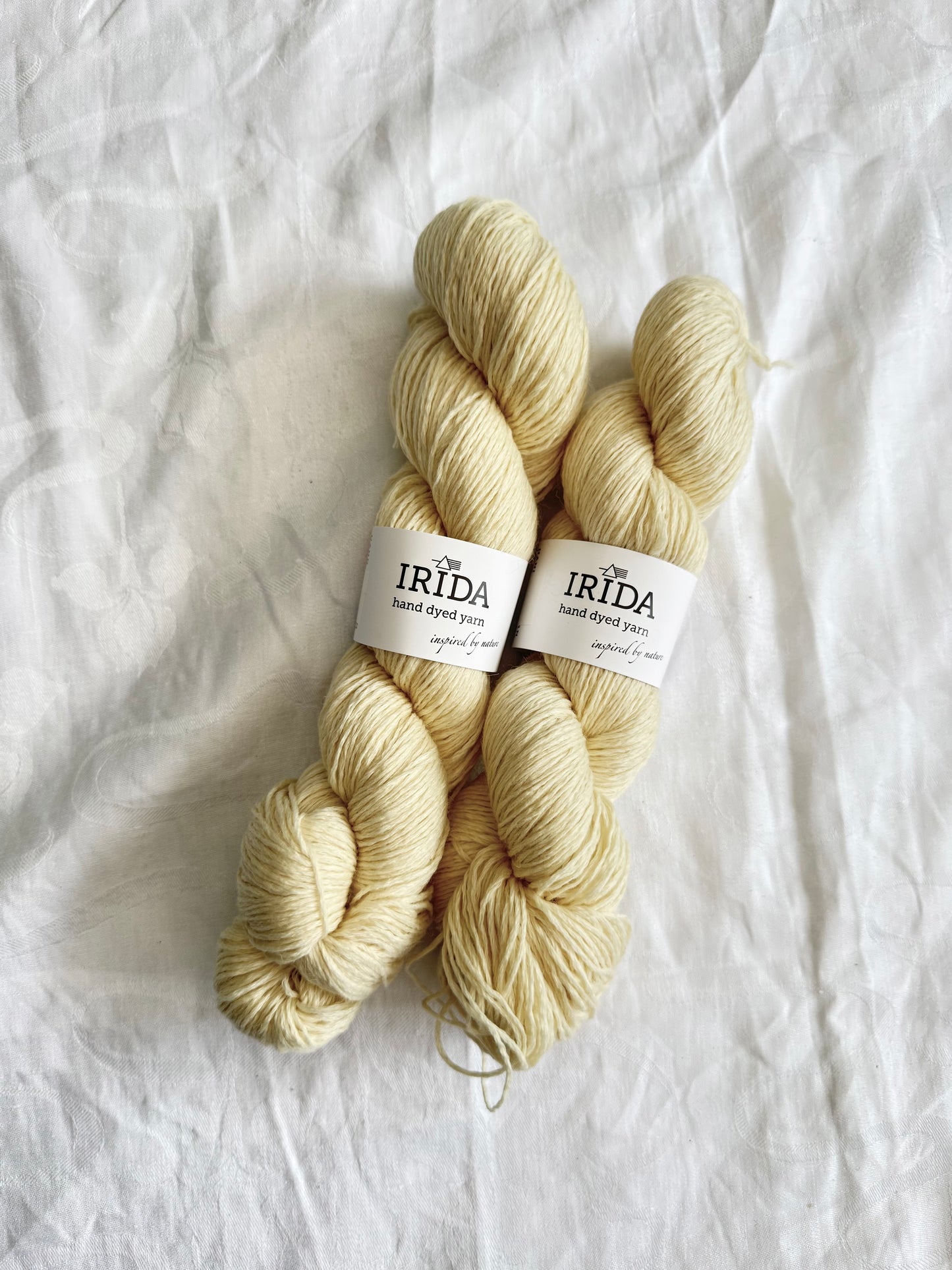 IRIDA-Merinowolle, 350m/100g (mehrere Farben)